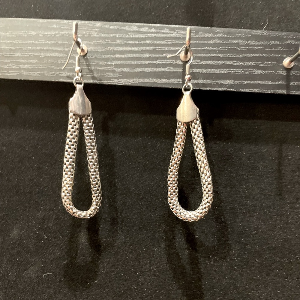 Awesome Silver/Black Drop Earrings